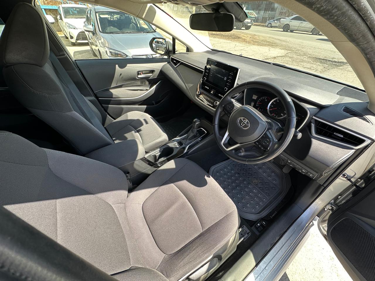 TOYOTA Corolla Sedan