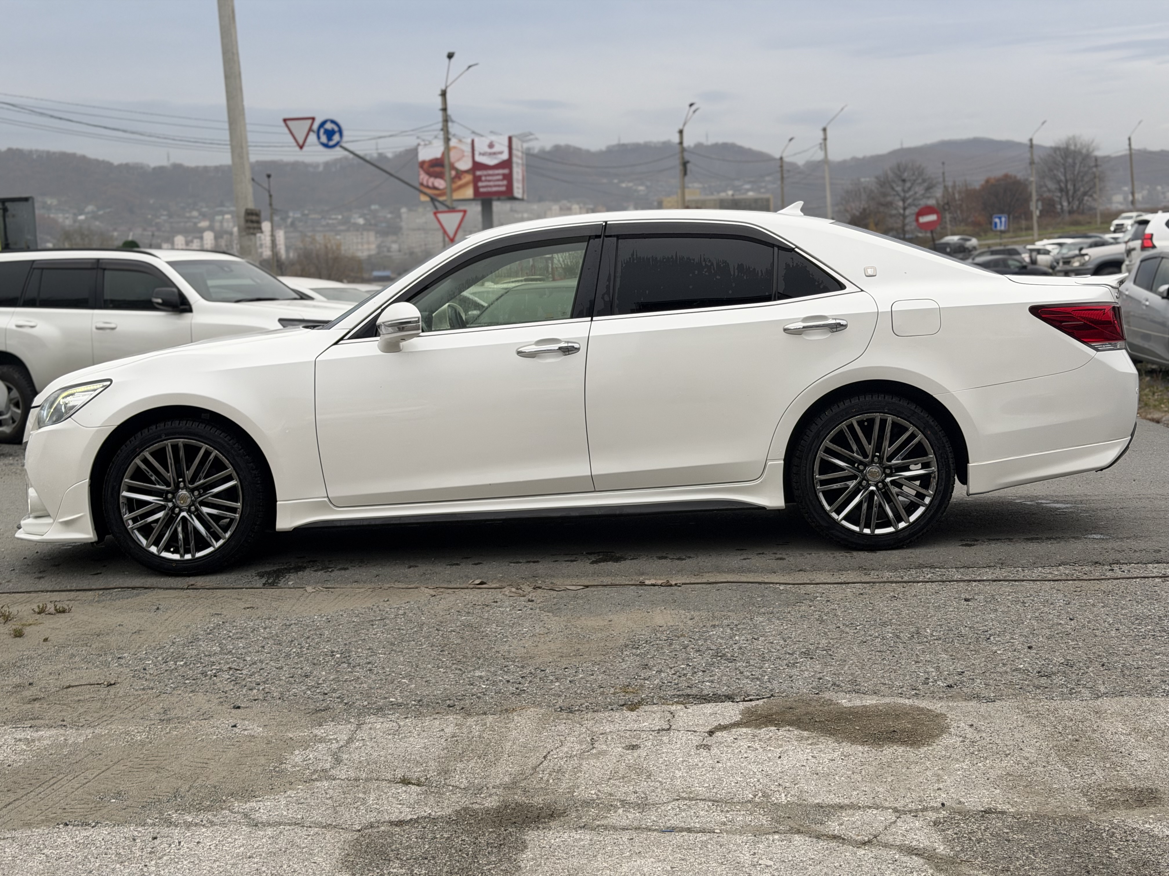 Toyota Crown Athlete S