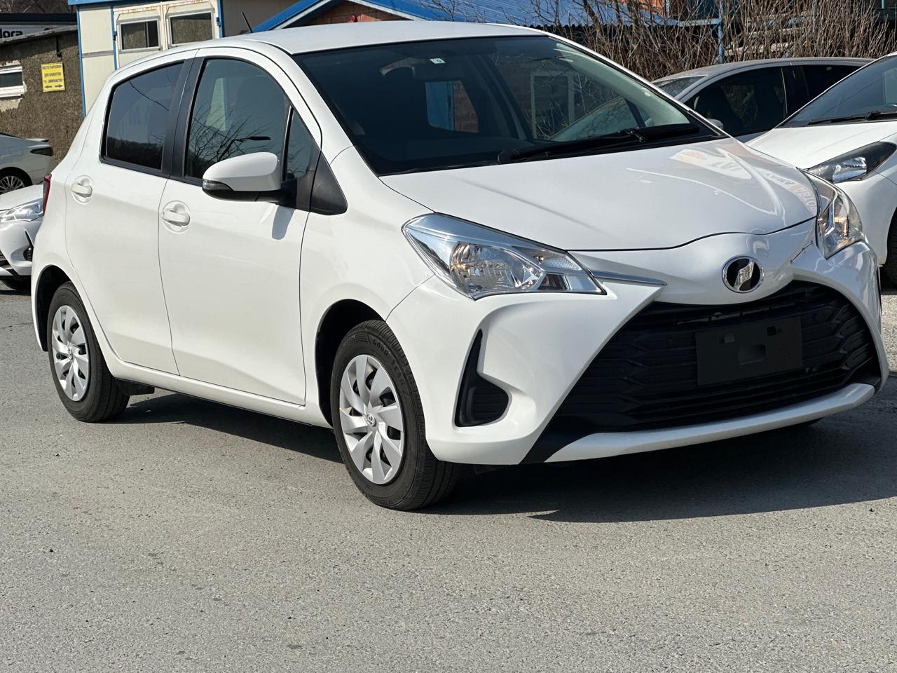 TOYOTA Vitz