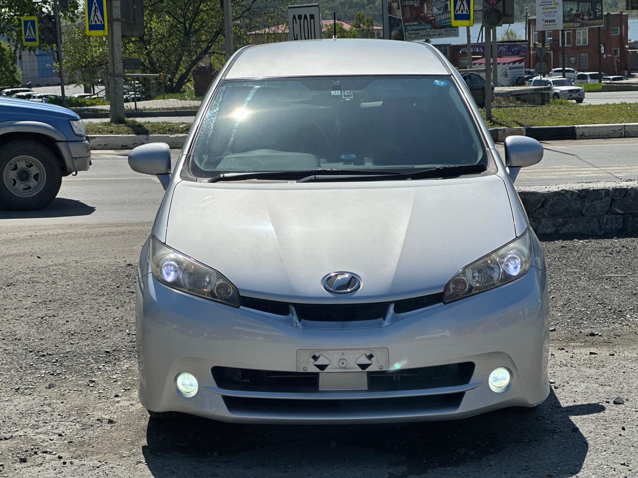 TOYOTA Wish 2010 год