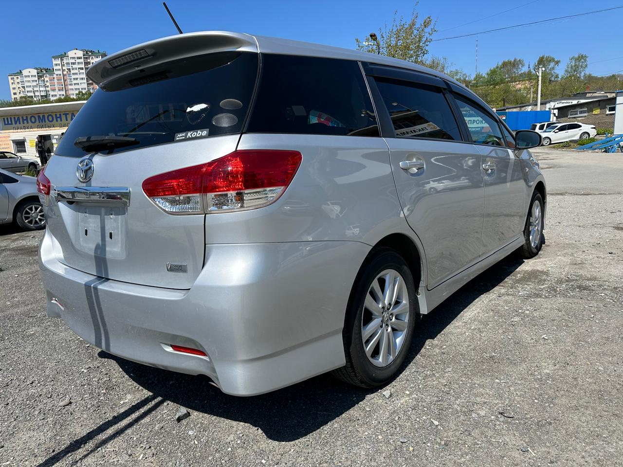 TOYOTA Wish 2010 год