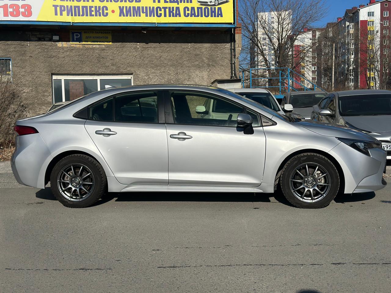 TOYOTA Corolla Sedan