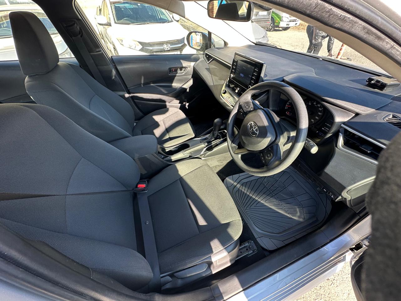 TOYOTA Corolla Sedan