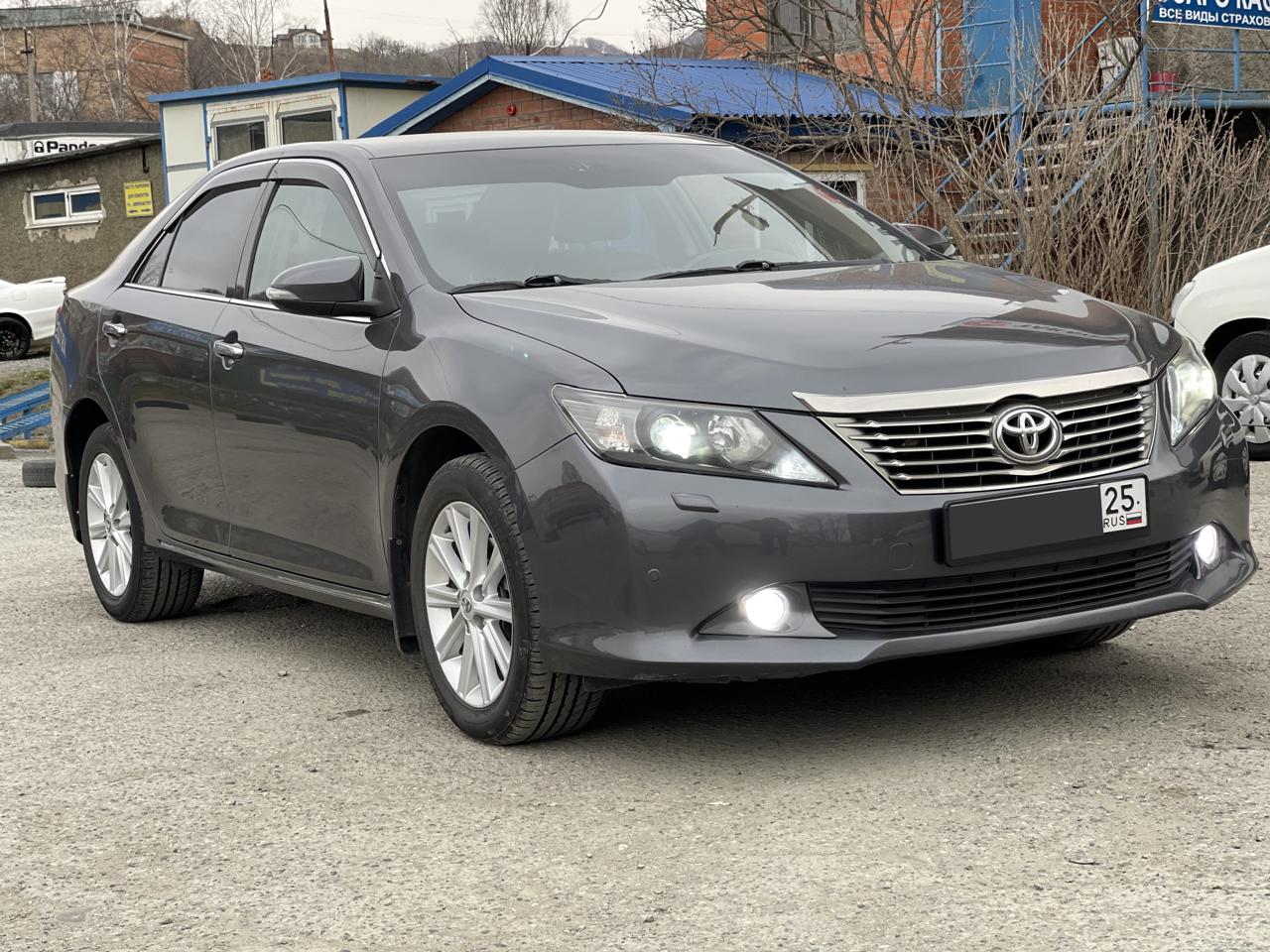 TOYOTA Camry