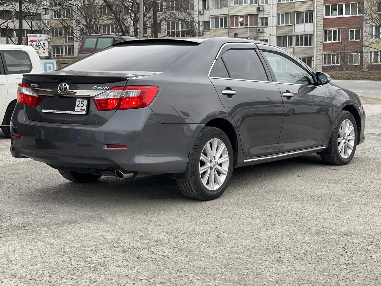 TOYOTA Camry