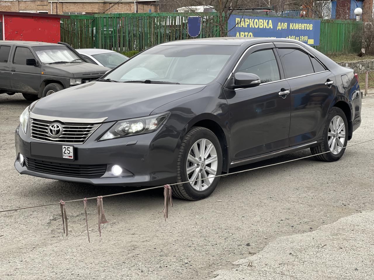 TOYOTA Camry