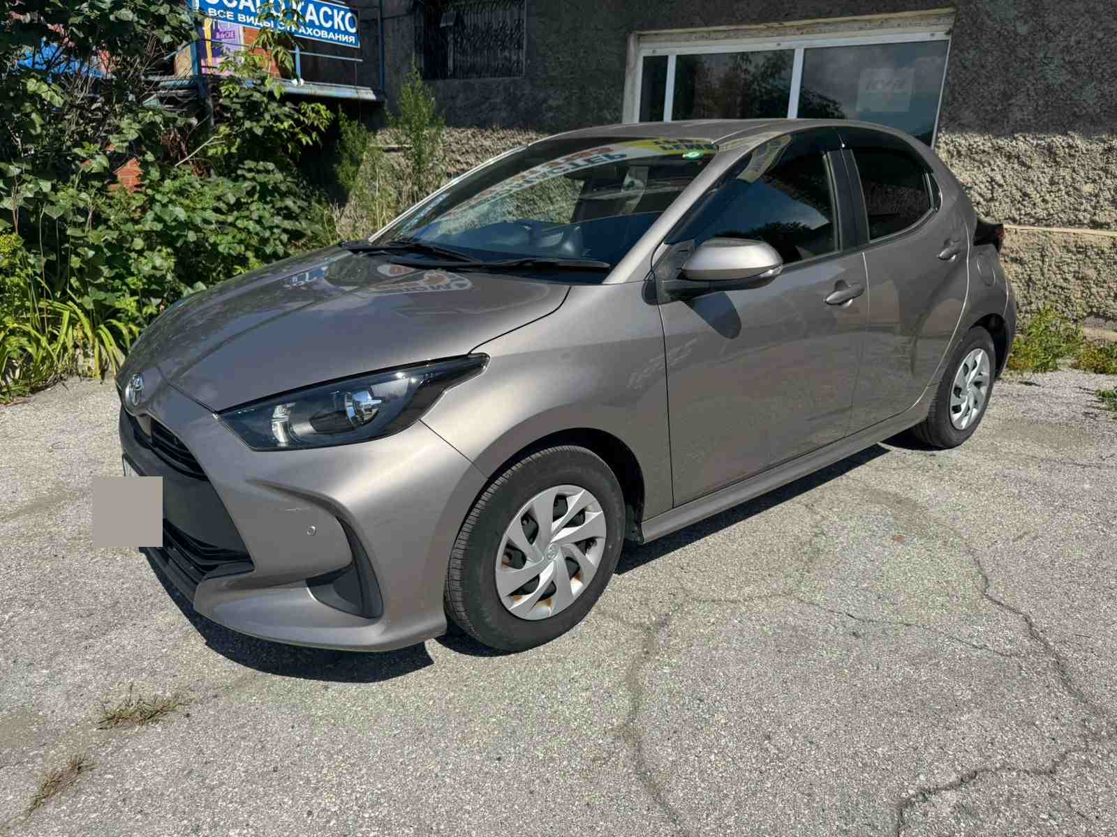 TOYOTA Yaris