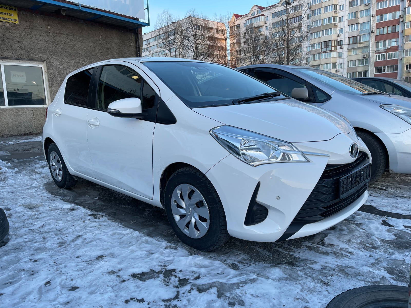 TOYOTA Vitz