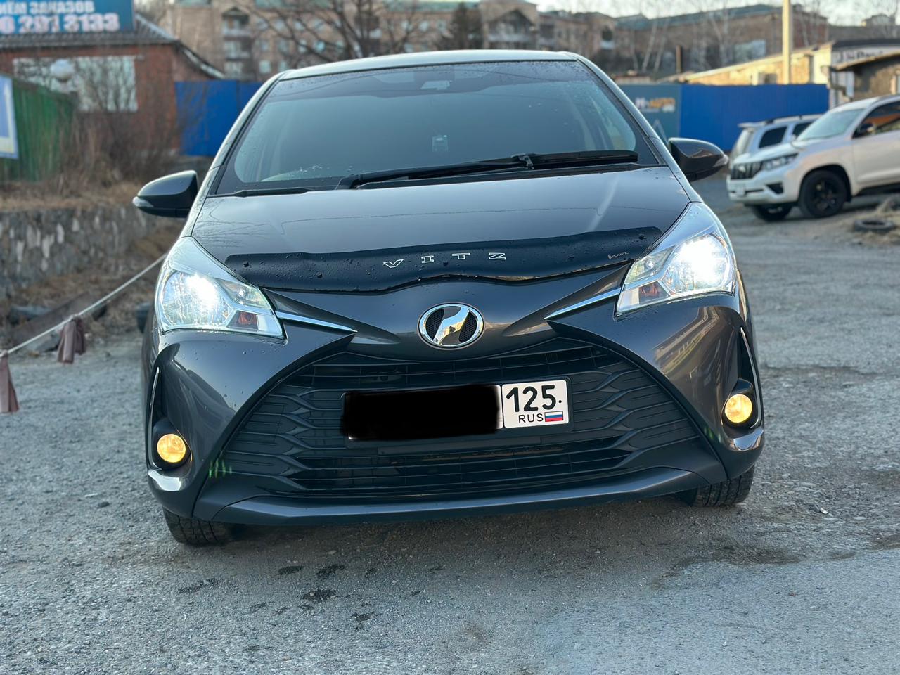 TOYOTA Vitz