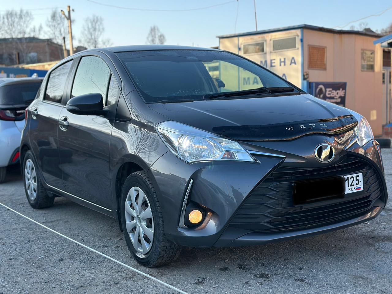 TOYOTA Vitz