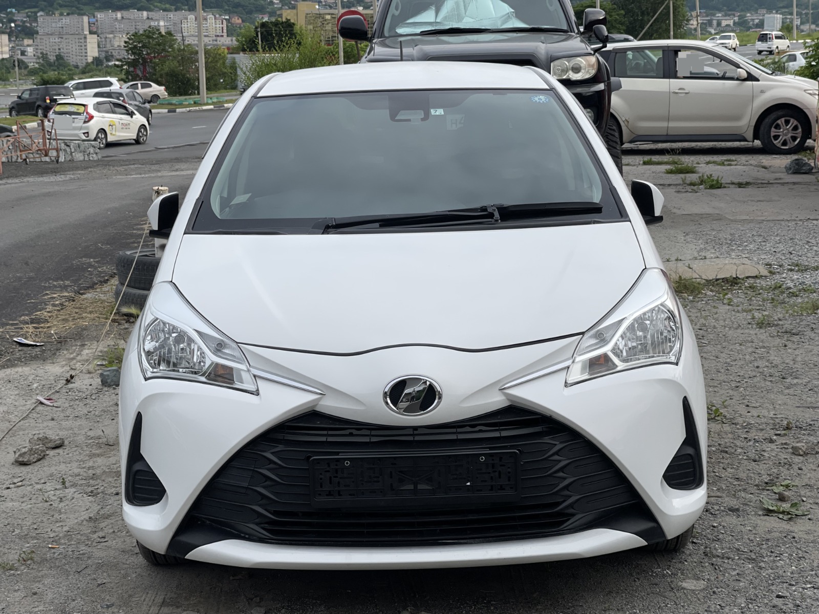 TOYOTA Vitz
