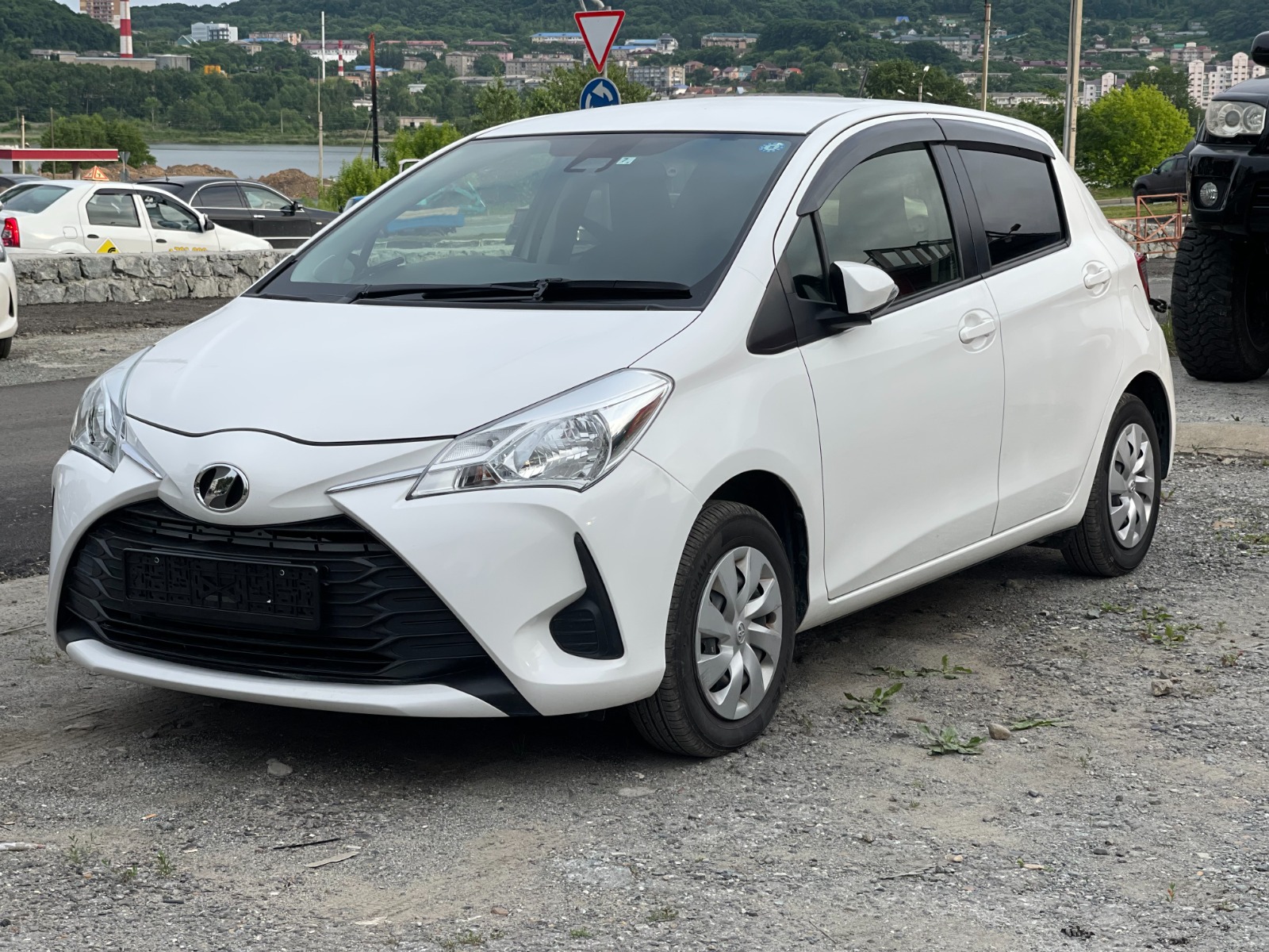 TOYOTA Vitz